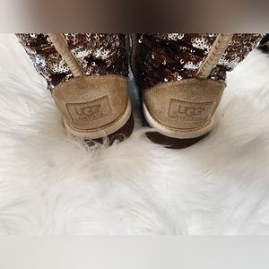 Reversible sequins UGG boots